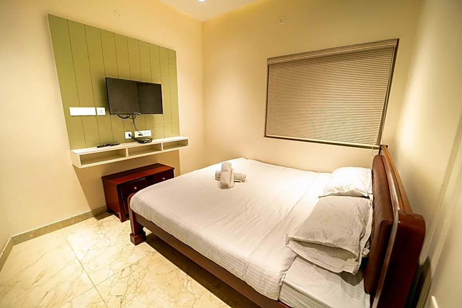 Queen's Hotel Mount garden Kodaikanal