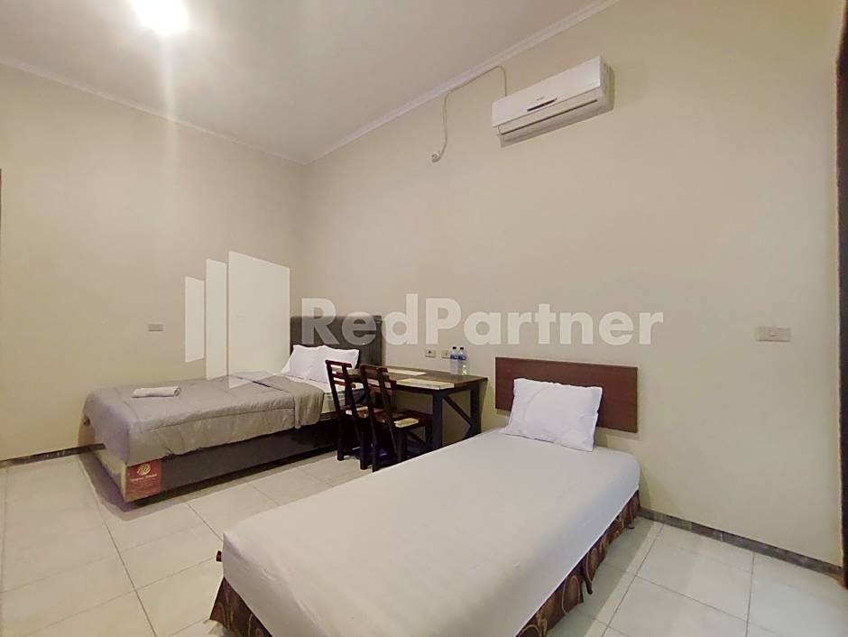 Mutiara Residence Near Simpang Lima Mitra RedDoorz