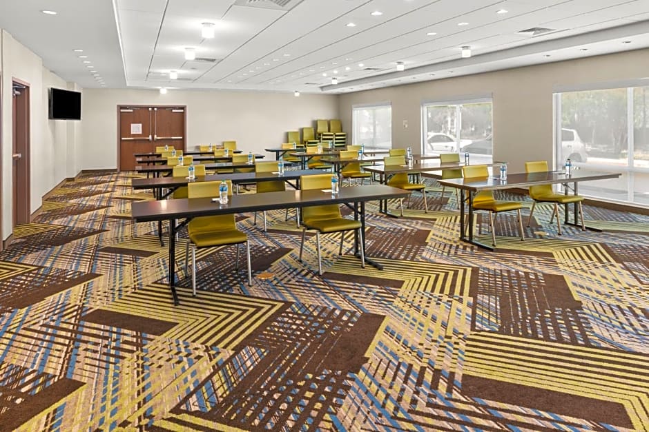 Holiday Inn Express And Suites Suisun City Napa Valley Area By IHG