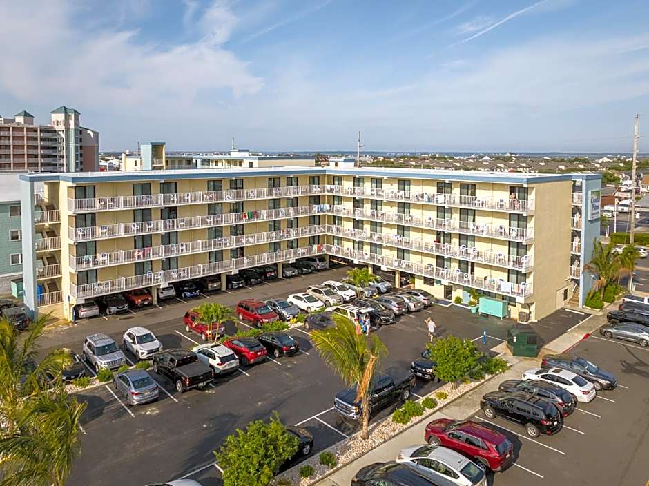 Coastal Palms Inn and Suites
