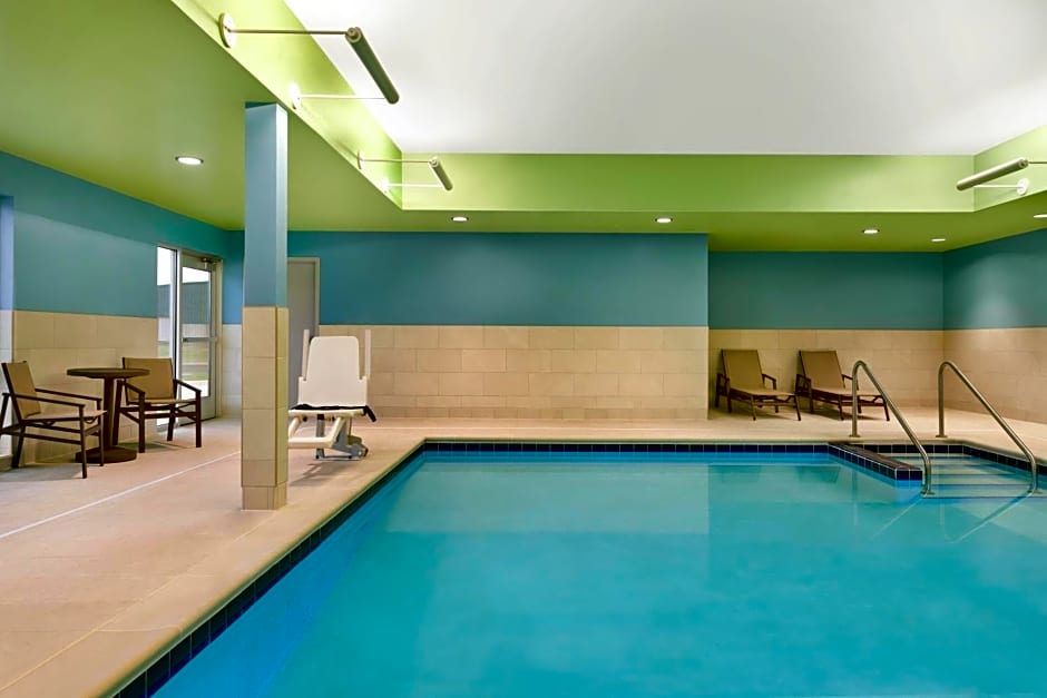 Holiday Inn Express And Suites Beaver Dam By IHG