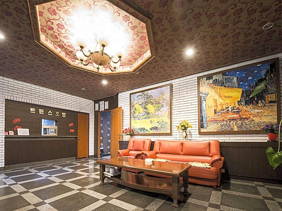 Twins Hotel