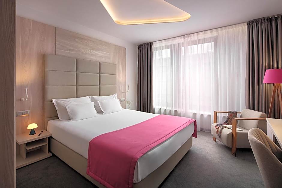 Photo 1 of 15 of Double Room