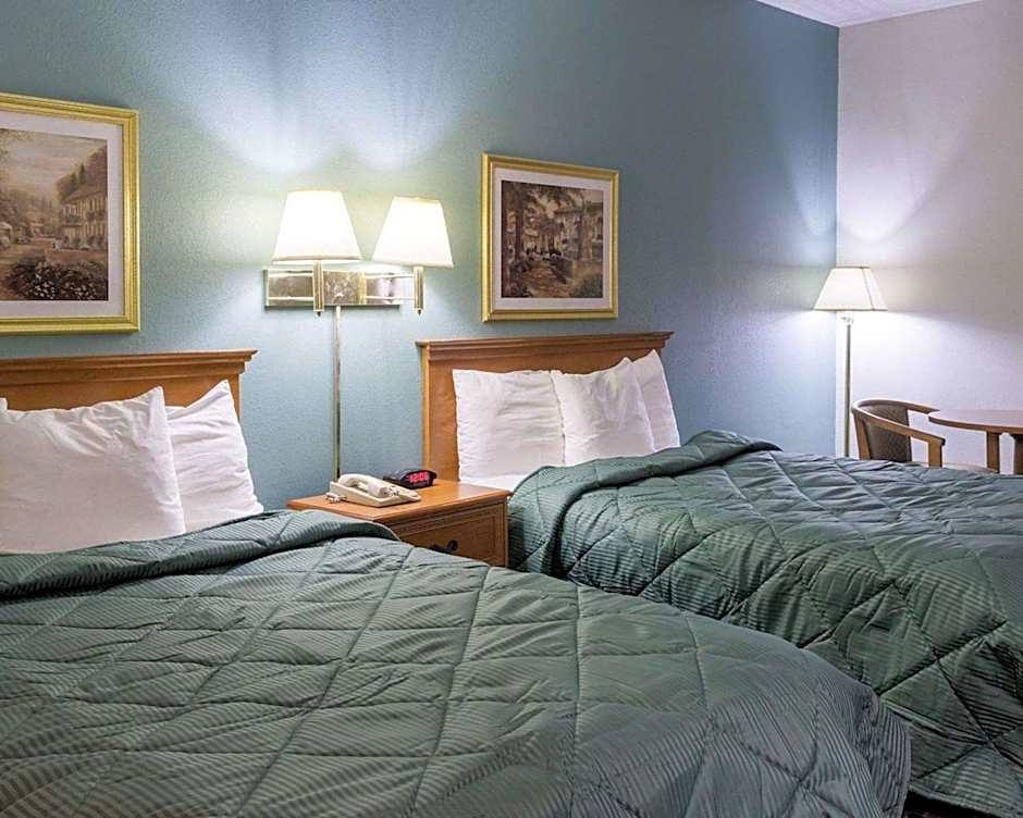 Photo 1 of 3 of 2 Double Beds, Nonsmoking