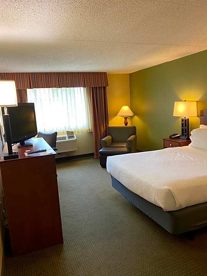 DoubleTree by Hilton Austin, MN