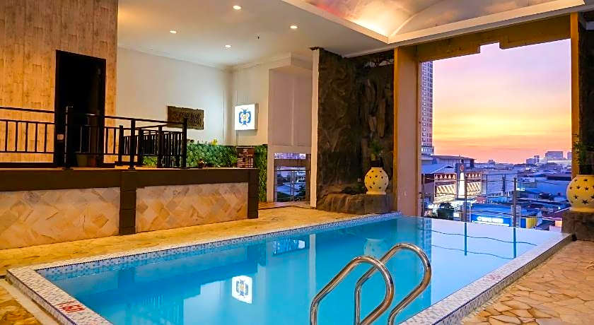 Harmoni Suites Hotel