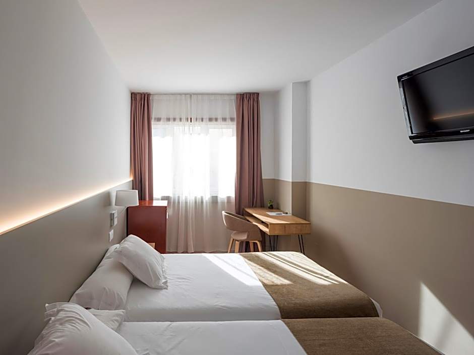 Foto 1 de 11 de 1 Double Bed or 2 Beds