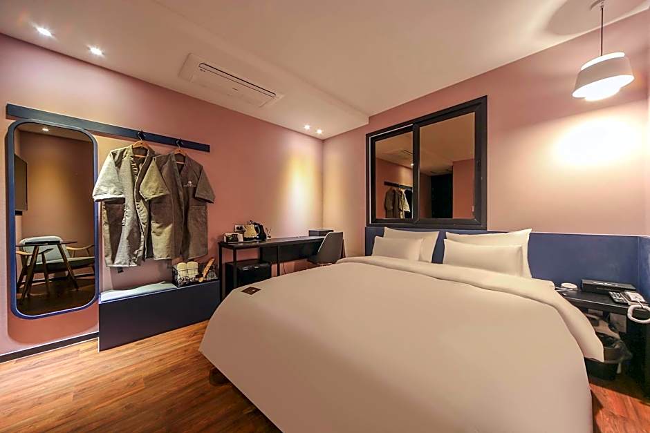 FrenchCode Hotel