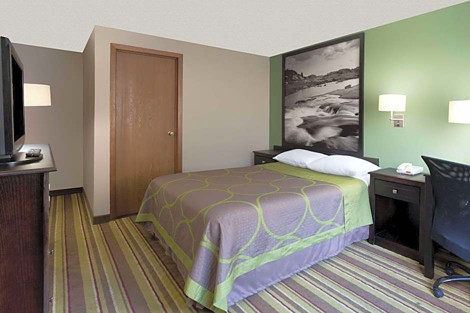 Super 8 by Wyndham Green River