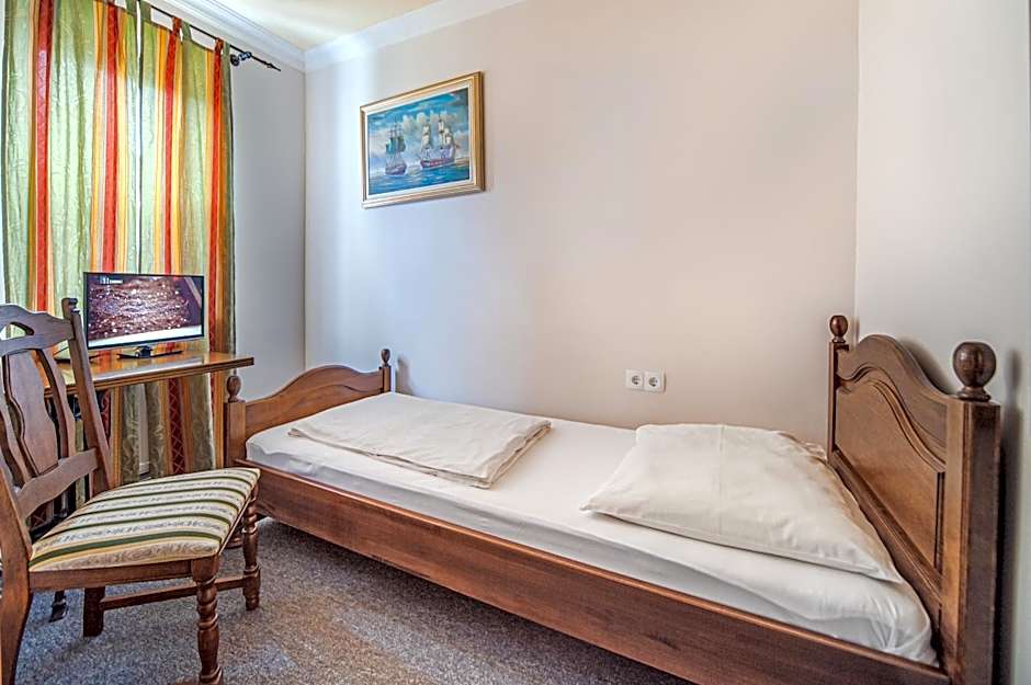 Garni Hotel & Apartments Terano