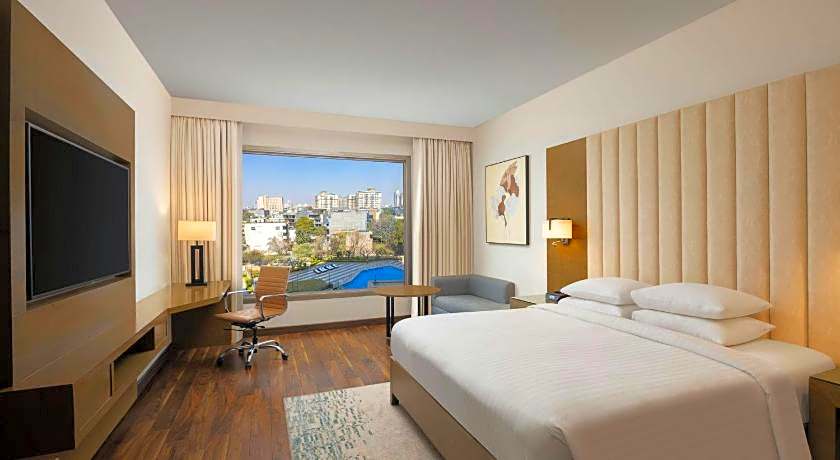 Courtyard by Marriott Gurugram Downtown