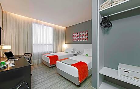 2 Single Beds, Nonsmoking, Upgrade
