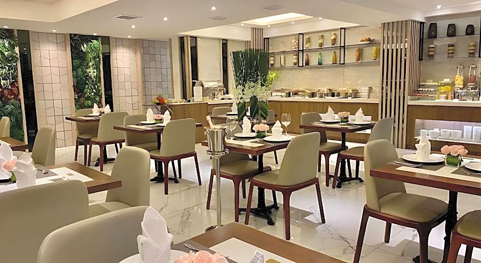 Central Park Saigon Hotel