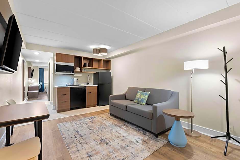 Latitude Suites Tinton Falls Eatontown - BW Premier Collection