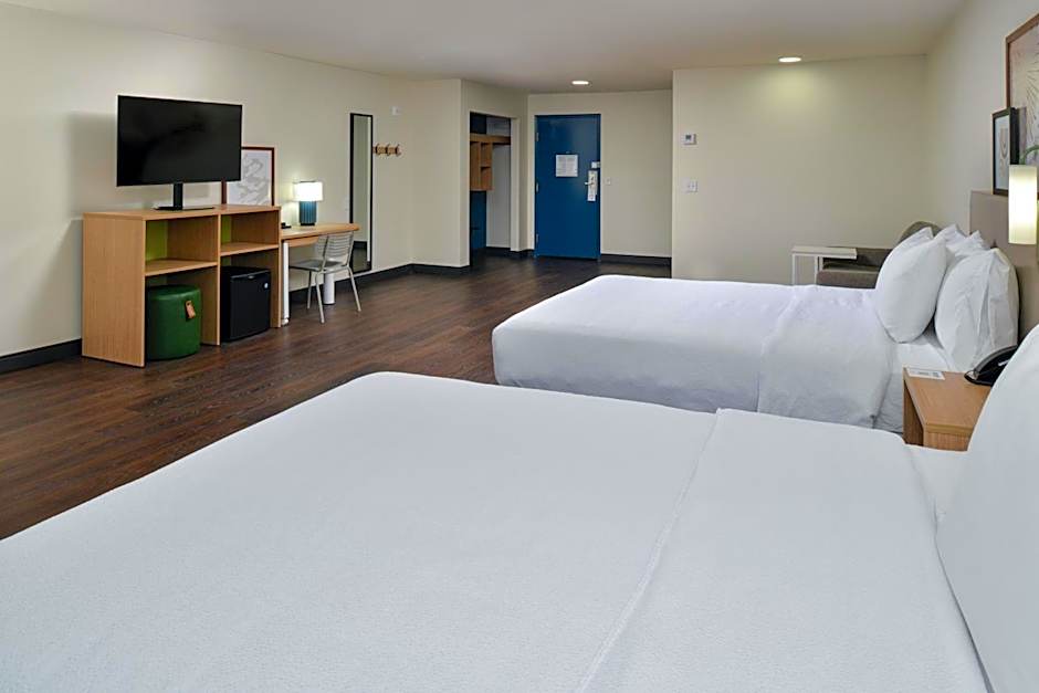 Spark by Hilton Dallas Market Center