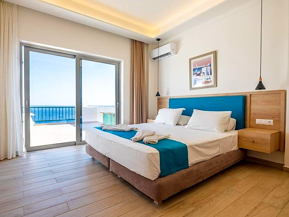 Cavos Bay Hotel & Studios