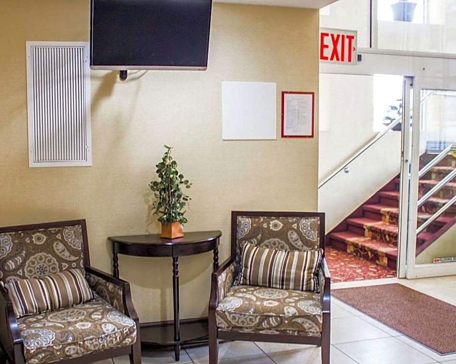 Travelodge by Wyndham Ozone Park