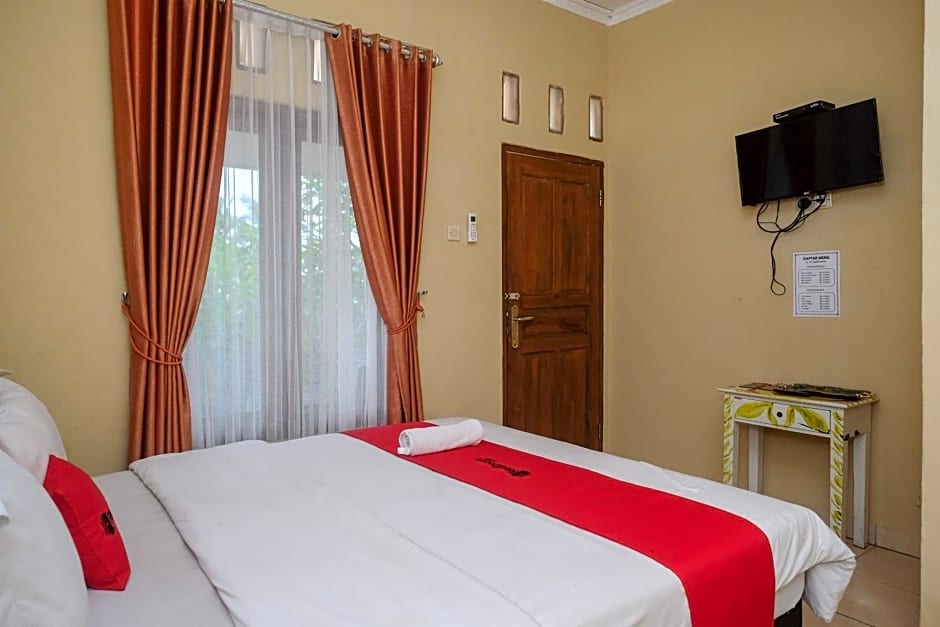 RedDoorz at Paris Ocean