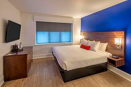 1 King Bed  Suite  Non-Smoking