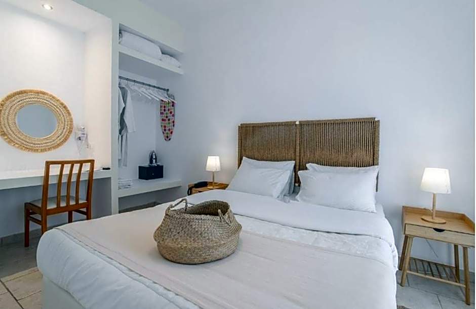 Koukounari Apartments