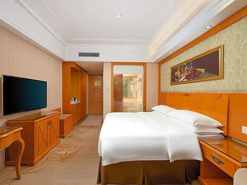 Vienna Hotel Shenzhen Gongming Nanhuan Road