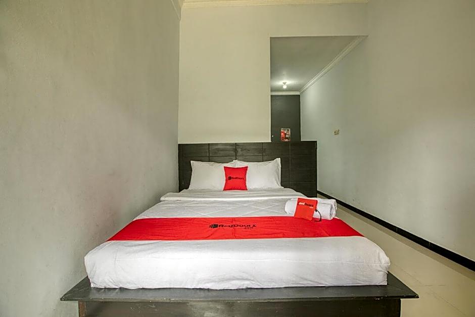 RedDoorz near Exit Toll Nusa Dua