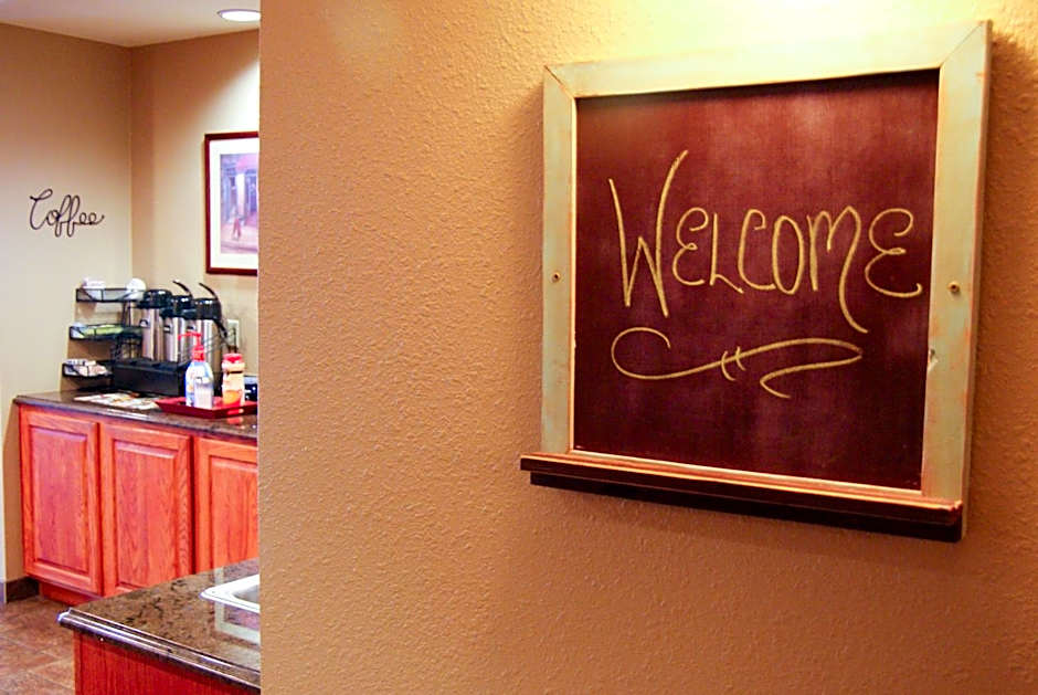 Country Hearth Inn & Suites Edwardsville St. Louis
