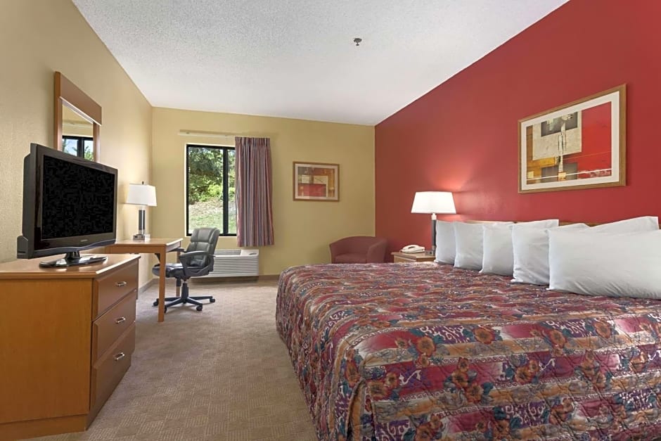 Days Inn by Wyndham Jefferson City