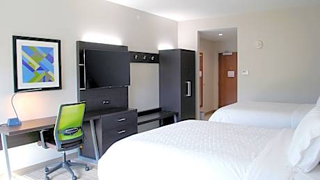 2 Double Beds Suite Mobil Accessible Tub