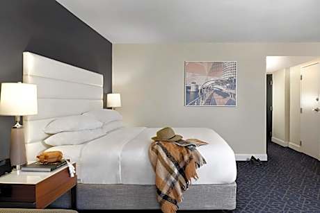 King Room with Sofa Bed and Balcony