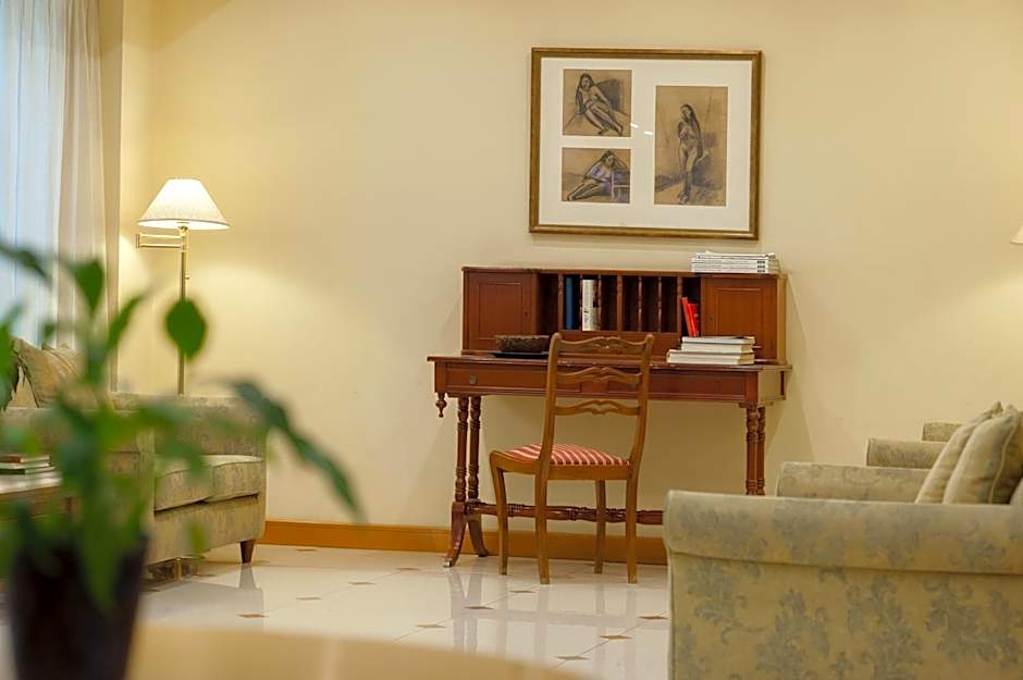 Athens Atrium Hotel & Jacuzzi Suites