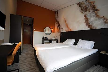 Deluxe Double Room with Bath