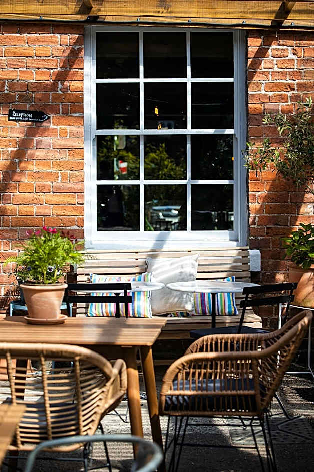 Lion & Pheasant Hotel