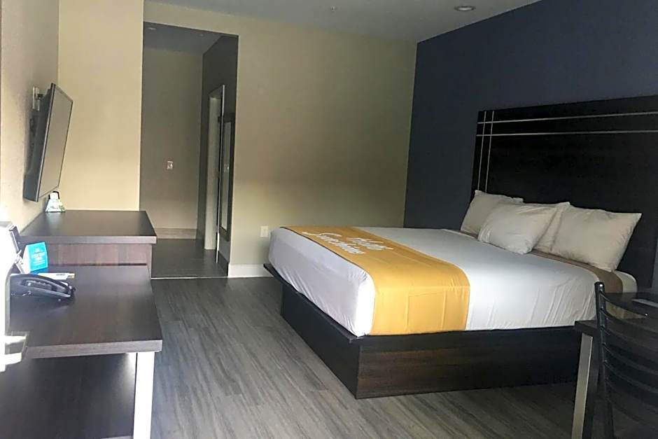 Days Inn & Suites by Wyndham La Porte