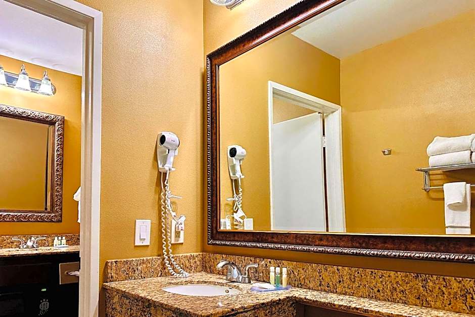 Quality Inn & Suites Westminster - Seal Beach Westminster