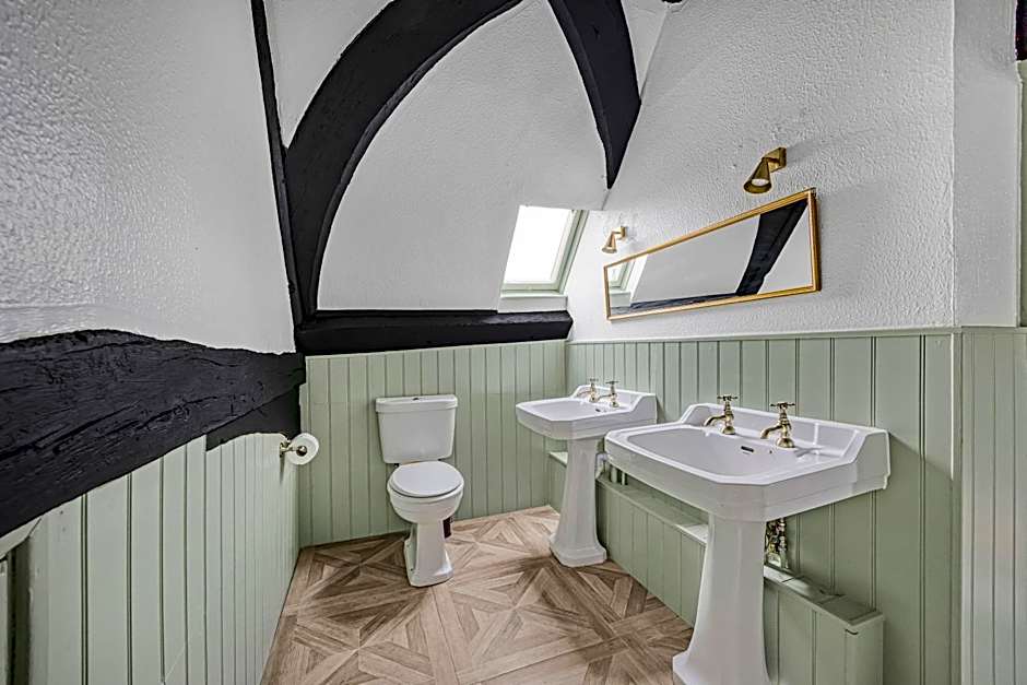 The Golden Pheasant Inn