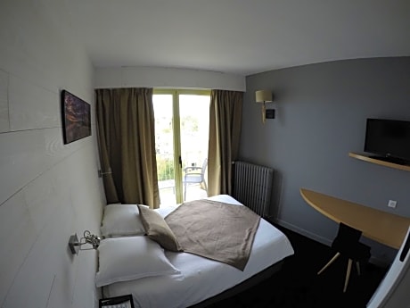 Single Room - Courtyard Side