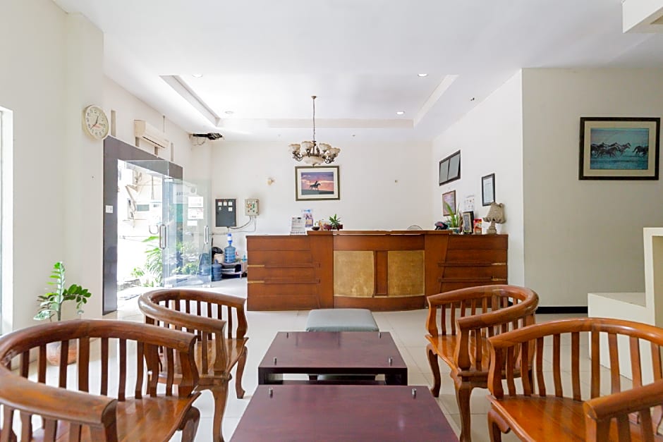 RedDoorz @ Raya Ngagel 2