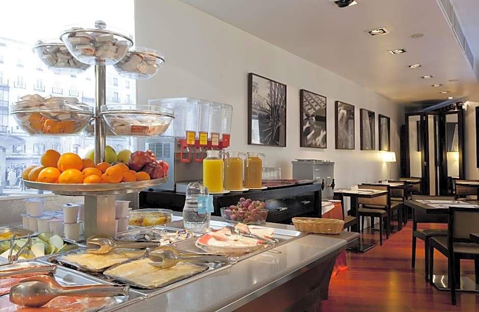 Quatro Puerta Del Sol