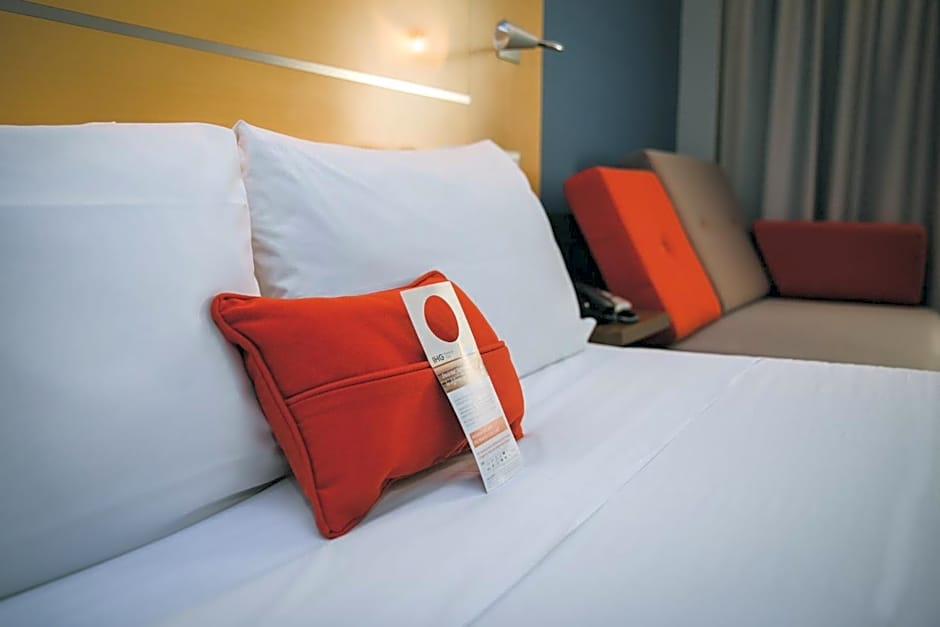 Holiday Inn Express Milan-Malpensa Airport By IHG