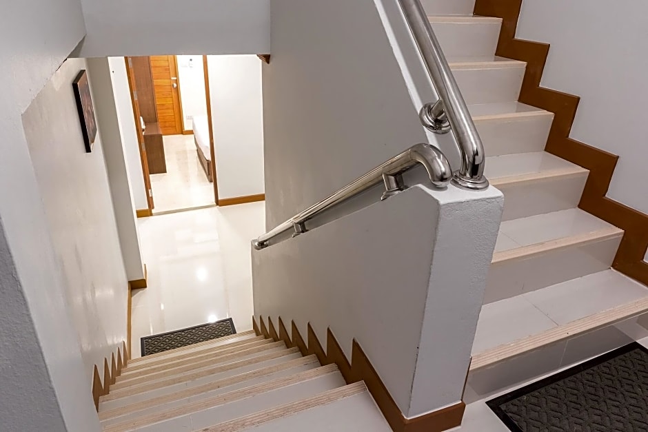 Suthep Home & Hostel