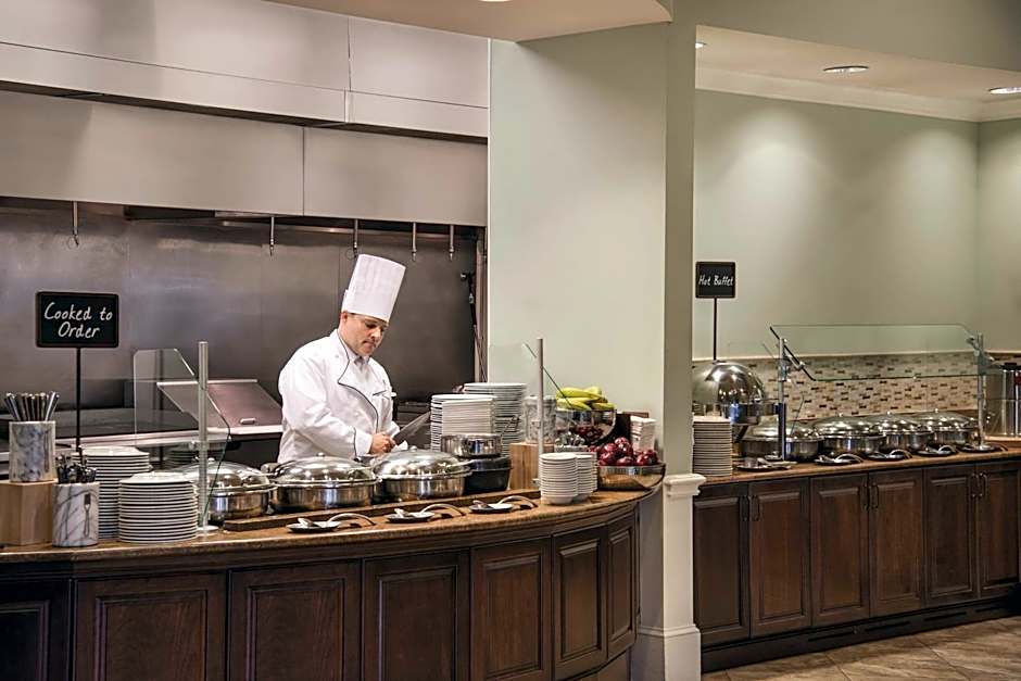 Embassy Suites By Hilton Savannah