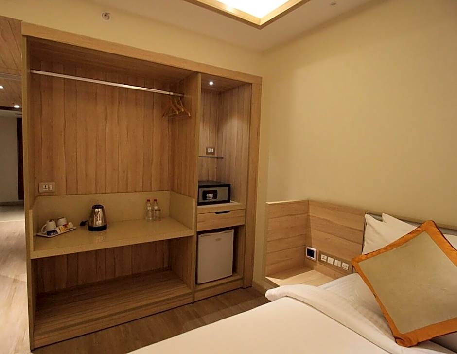 Hotel Jagadish International, Sankey Road