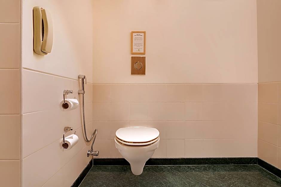 Red Fox by Lemon Tree Hotels, Hyderabad