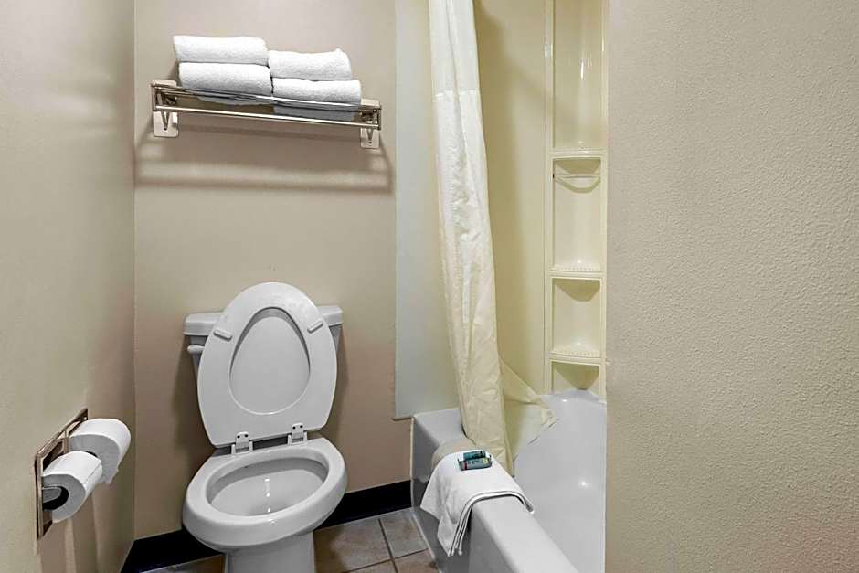 Best Western Lee's Motor Inn