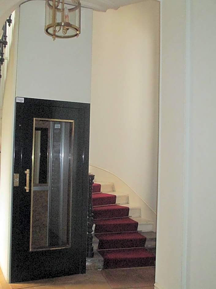 BED and BREAKFAST PARIS QUARTIER CHAMPS-ÉLYSÉES