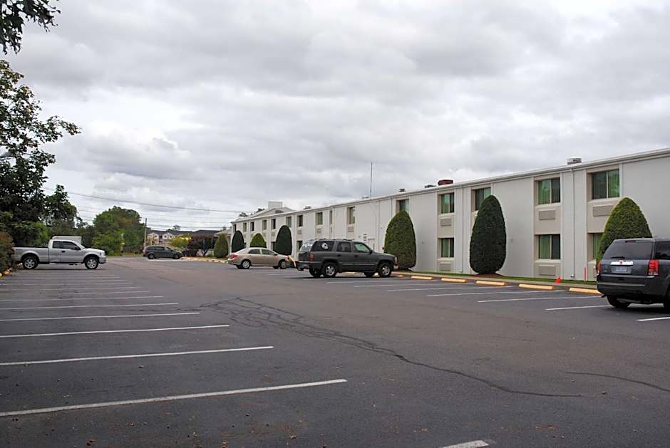 Motel 6-Seekonk, MA - Providence East