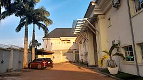 Hard Break Hotel and Suite