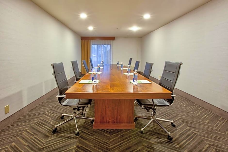 Holiday Inn Hotel & Suites Santa Maria By IHG