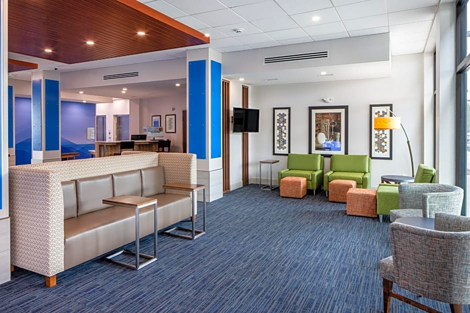 Holiday Inn Express & Suites Ft Myers Beach-Sanibel Gateway